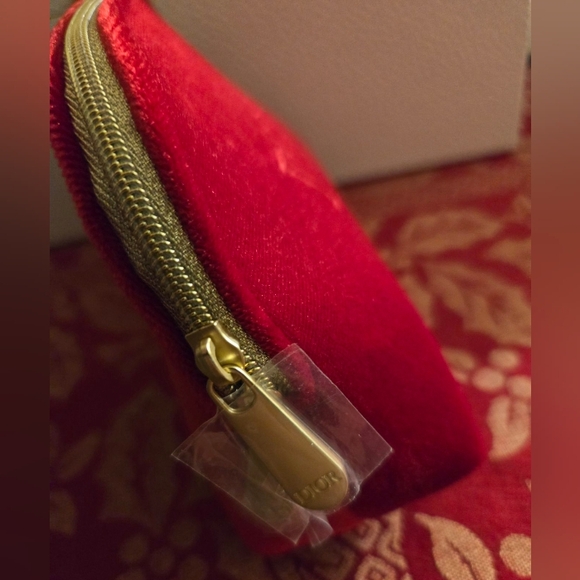 D Authentic Red Pouch - Picture 2 of 3